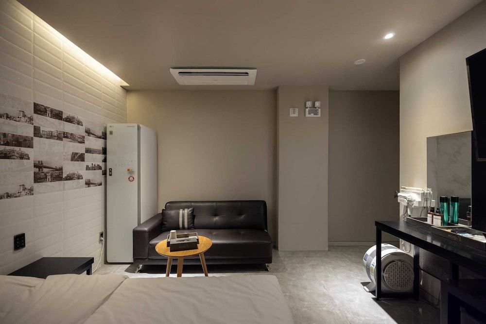 Hotel Moon Cheonan Sinbuldang Standard Double Room 11