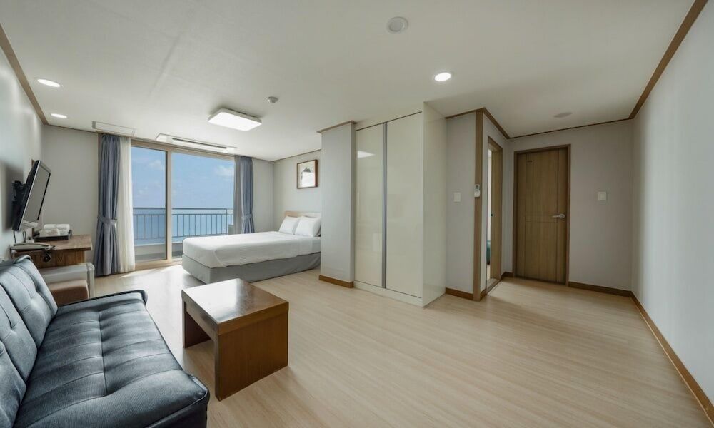 Daecheon Mud Beach Hotel Special Queen Two room Oceanview 2