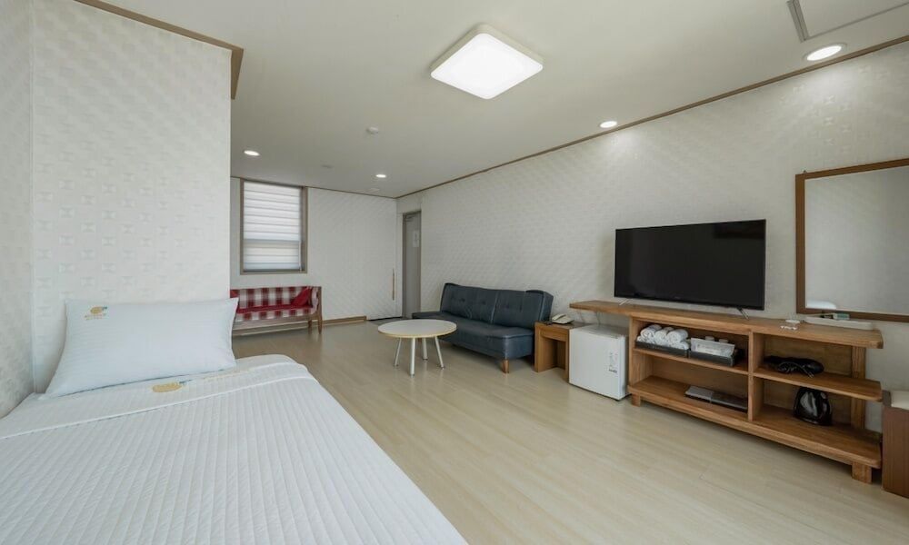 Daecheon Mud Beach Hotel Special Queen Tworoom and Ondol Oceanview 2