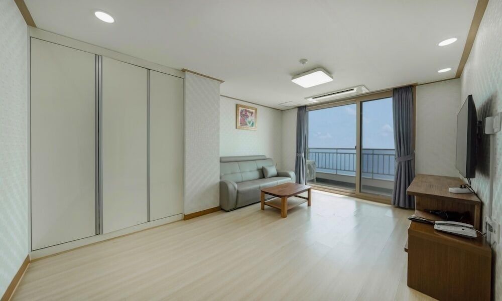 Daecheon Mud Beach Hotel Special Queen Tworoom and Ondol Oceanview 5