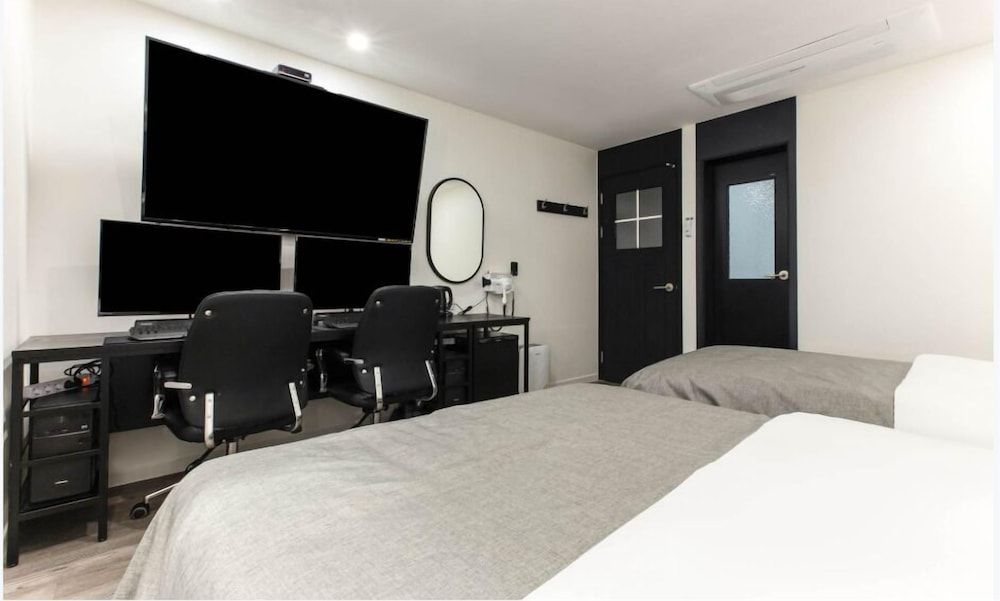 Hotel Arentz Deluxe Twin Room 9