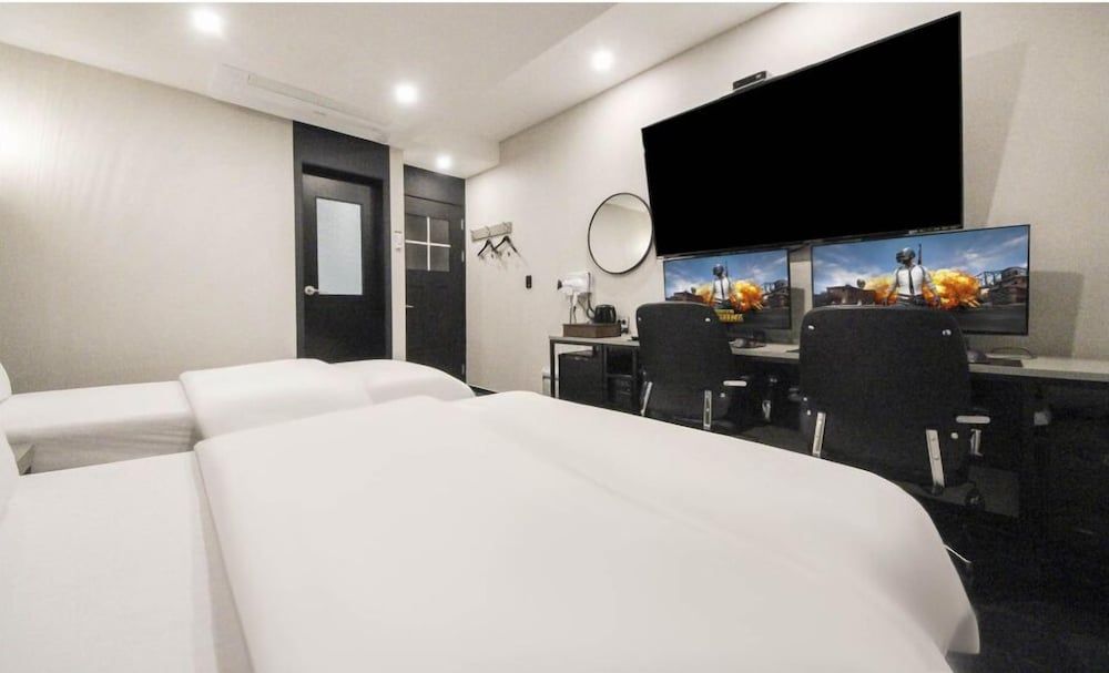 Hotel Arentz Deluxe Twin Room 3