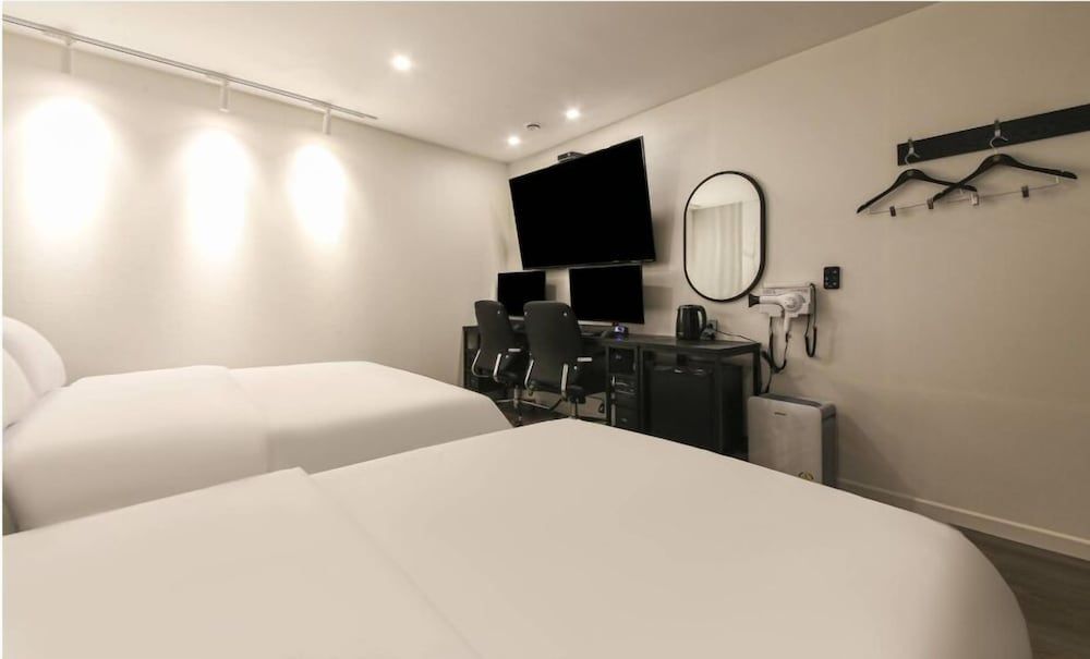 Hotel Arentz Deluxe Twin Room 12