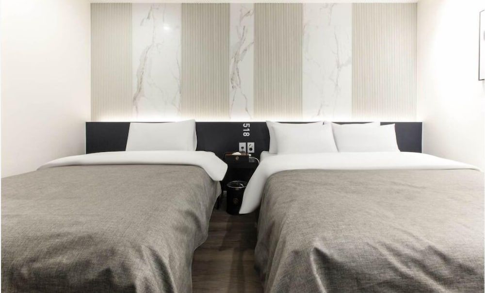 Hotel Arentz Deluxe Twin Room 15