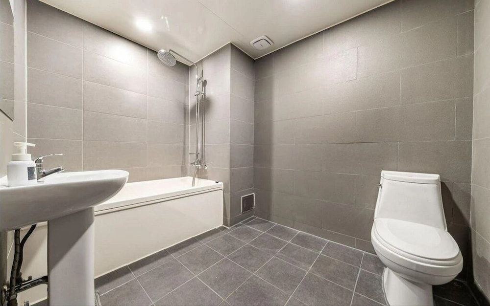 27 HOTEL Twin Room 5