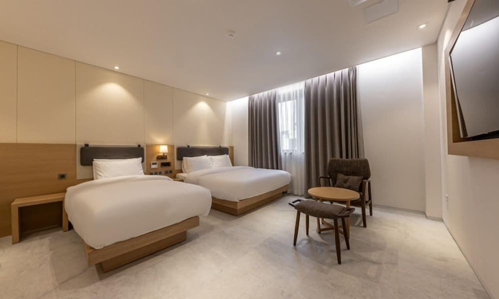 Masan Daisy Hotel Deluxe Twin Room 3