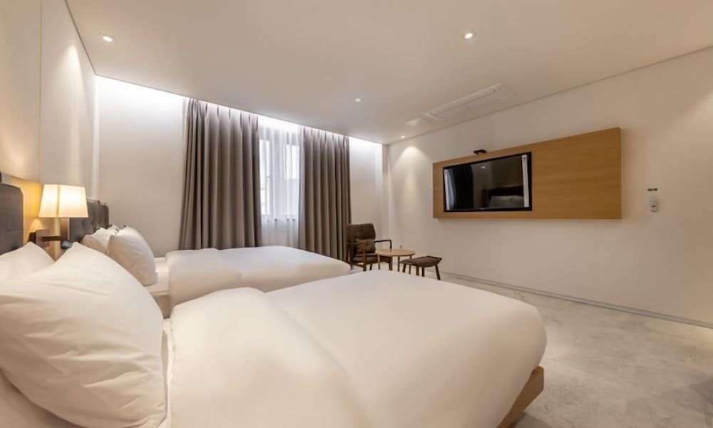 Masan Daisy Hotel Deluxe Twin Room 5