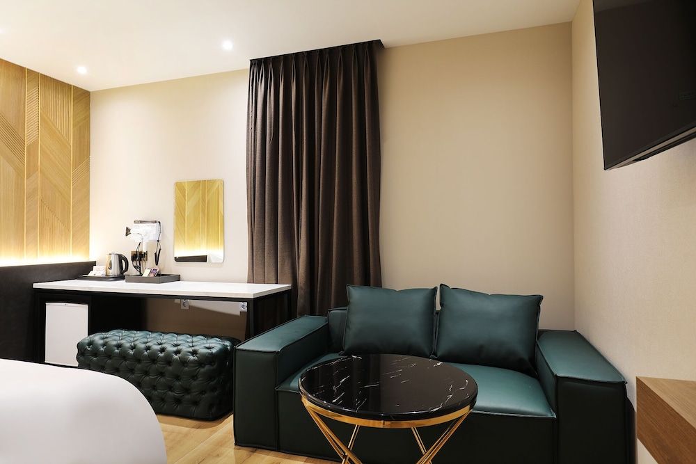 Gaeul Hotel Deluxe Double Room 5
