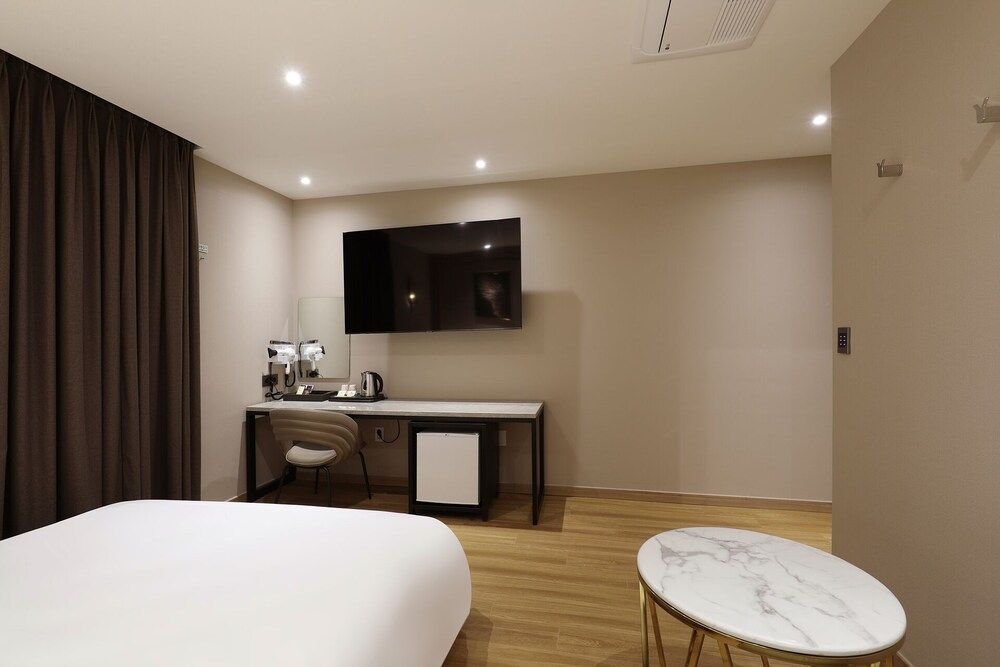 Gaeul Hotel Standard Double Room 22