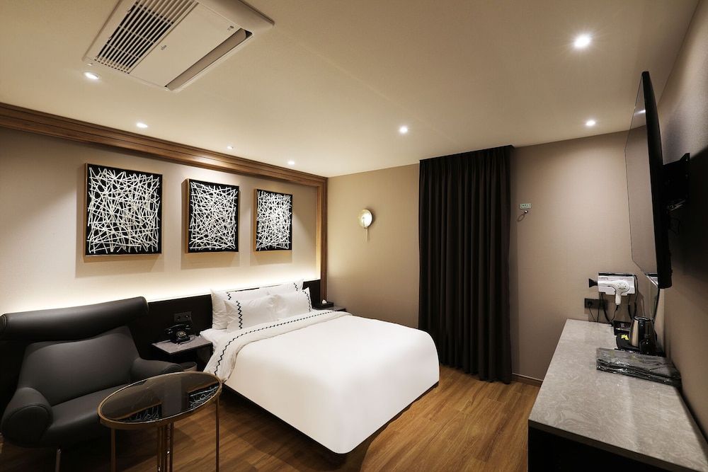 Gaeul Hotel Standard Double Room 38