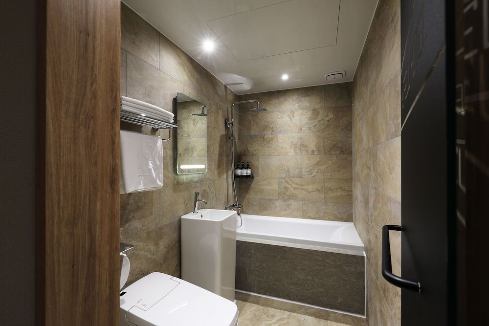 Gaeul Hotel Standard Double Room 49