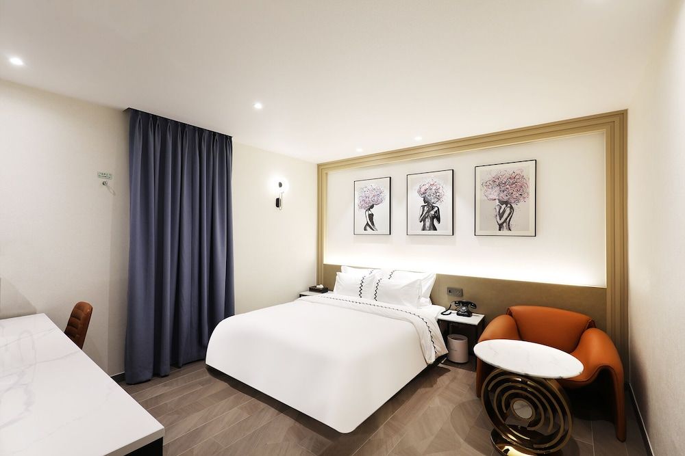 Gaeul Hotel Standard Double Room 7