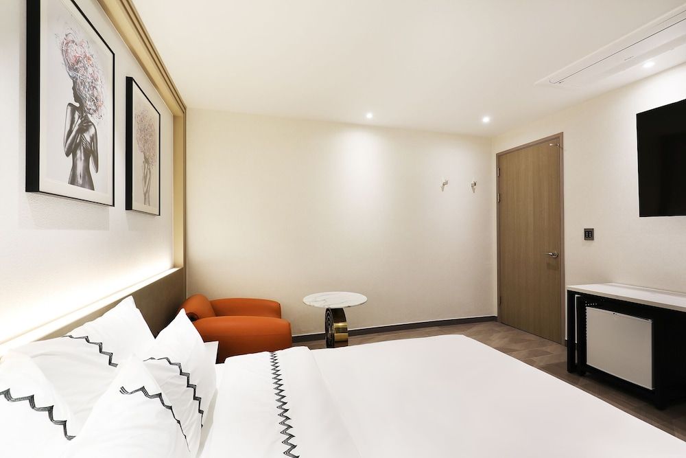 Gaeul Hotel Standard Double Room 4