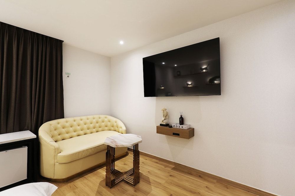 Gaeul Hotel Deluxe Double Room 22
