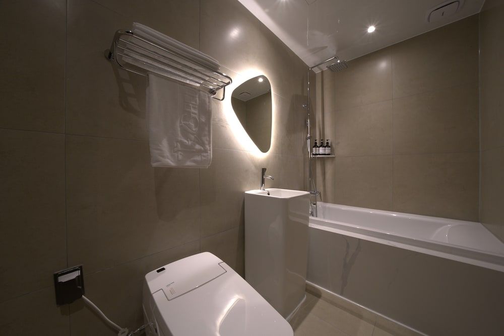 Gaeul Hotel Deluxe Double Room 28