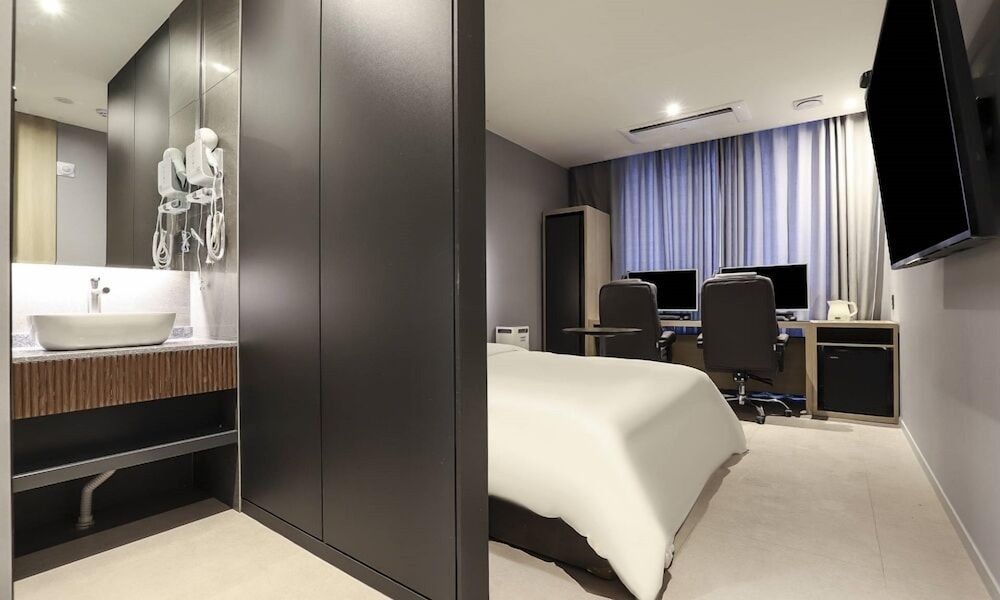 Wonju Brown Dot Hotel Corporate City Deluxe King Room 2