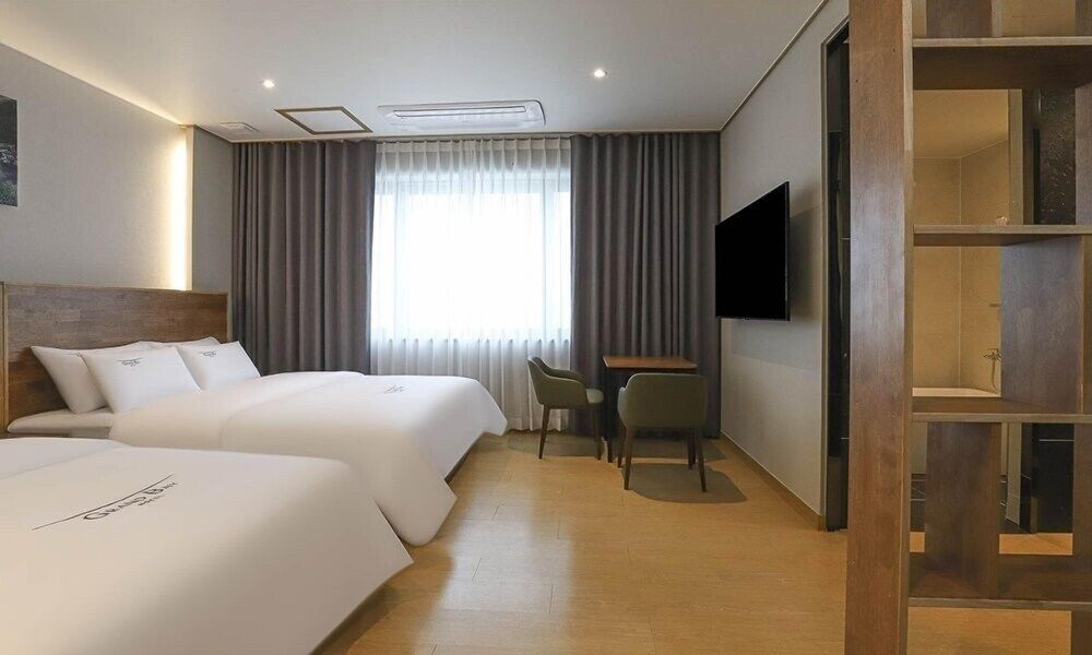 Hotel Grand Bay Boryeong Twin Room 3