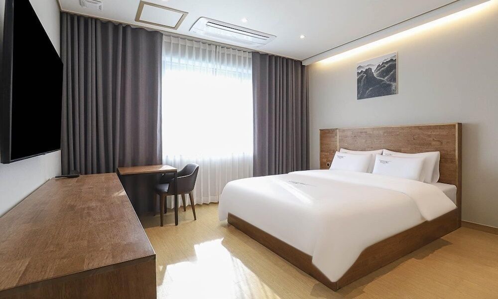 Hotel Grand Bay Boryeong Standard Double Room 6