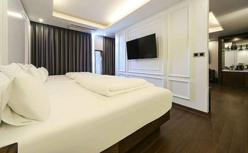 Time Square Hotel Royal Suite 3