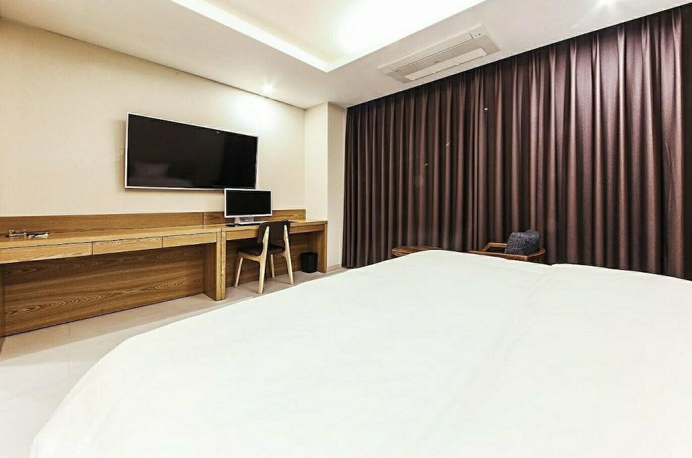 Time Square Hotel Junior Suite 3