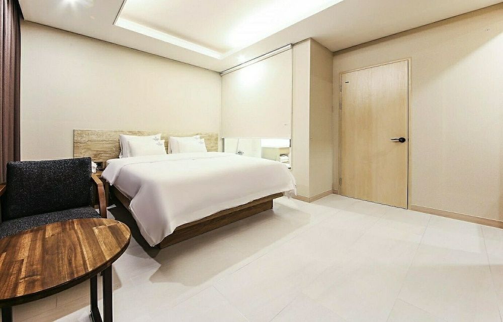 Time Square Hotel Junior Suite 2