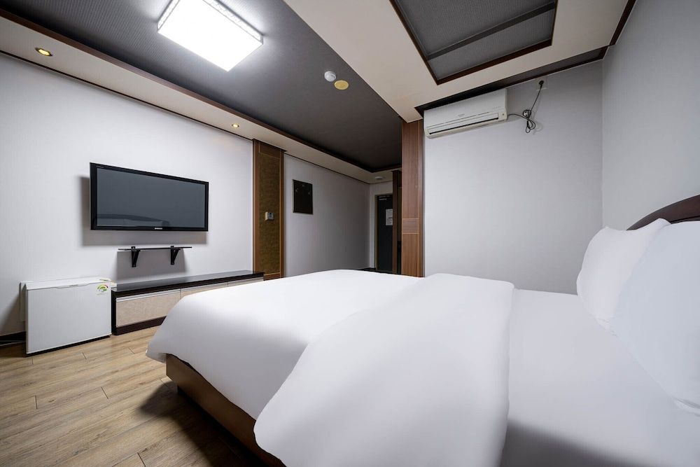 F-one Hotel Standard Double Room 3