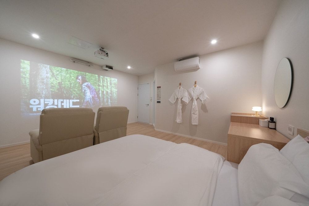 Anook Hotel Ilsan Movie 5