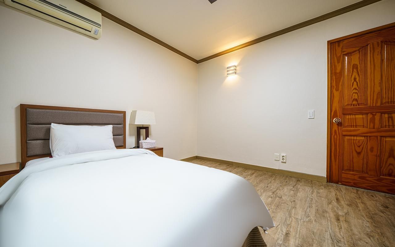 California Hotel Single Room - No Parking 3