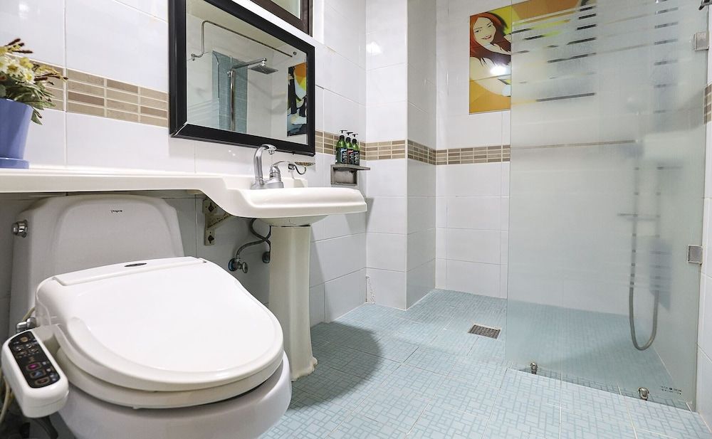 Tiffany Self Check-in Hotel Standard Room 4