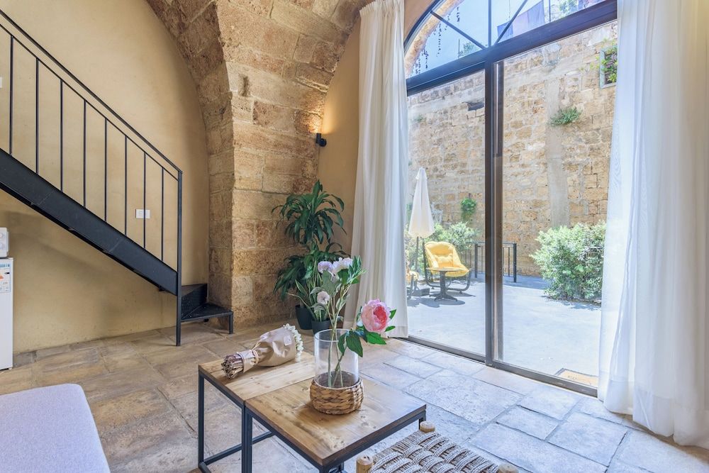 Casa Batroun Lofts Charm 12