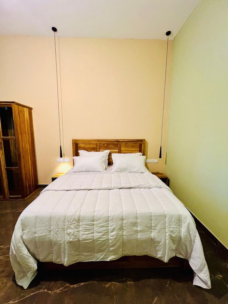 Sound Sleep Resort Deluxe Double Room, Garden View 2