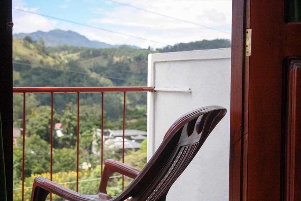 Deluxe Quadruple Room, 2 Queen Beds, Private Bathroom
