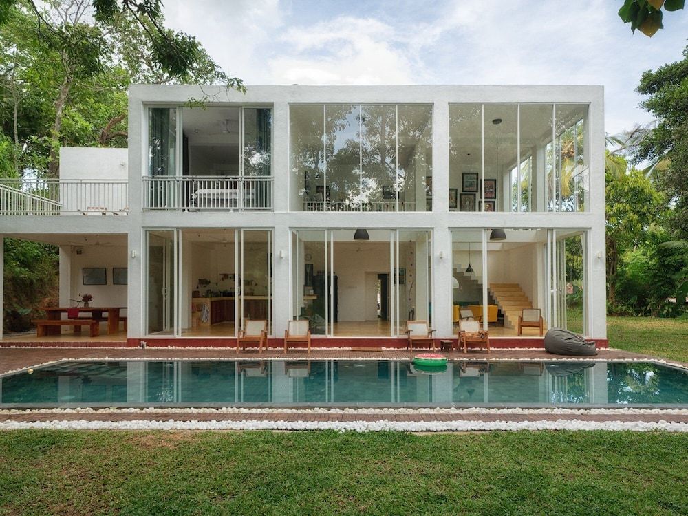 Villa, Smoking