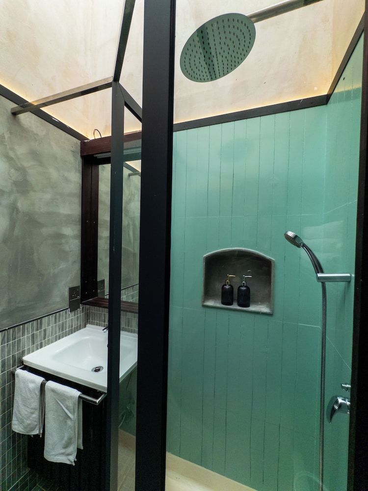 Zinnia Villa Family Double or Twin Room, Balcony, Pool View 13