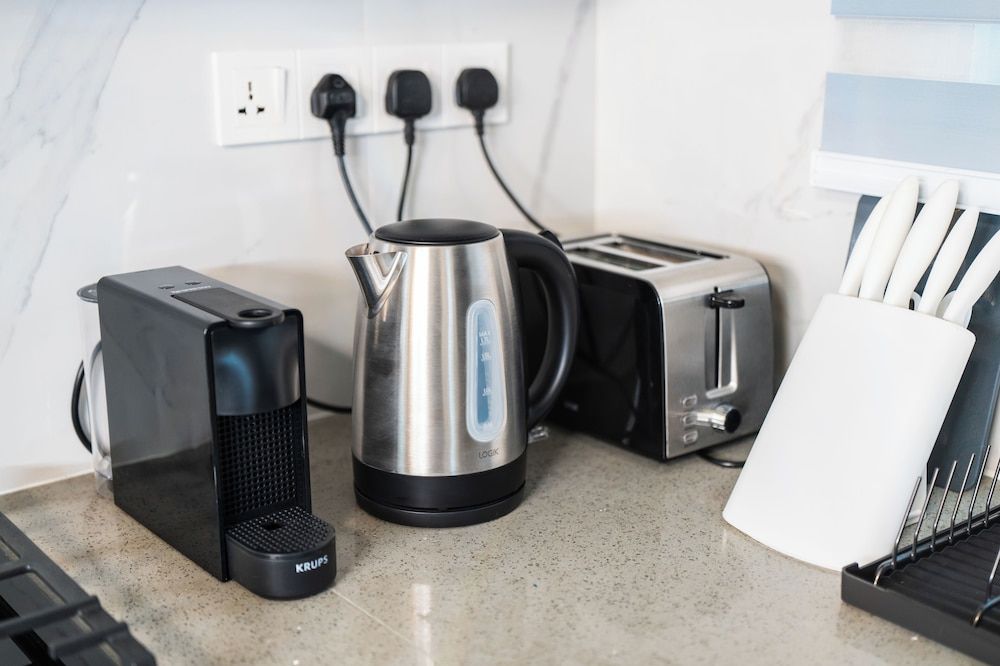 Aina Residency Beachfront Hotel Superior Apartment, Ocean View 9