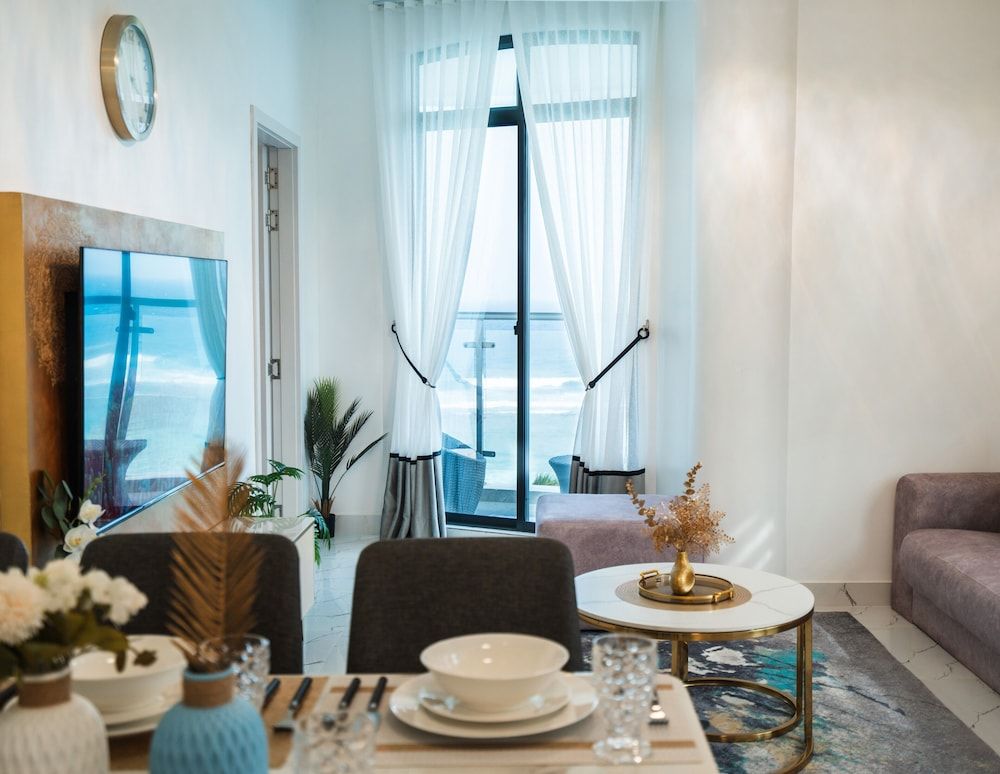 Aina Residency Beachfront Hotel Deluxe Apartment, Ocean View 12