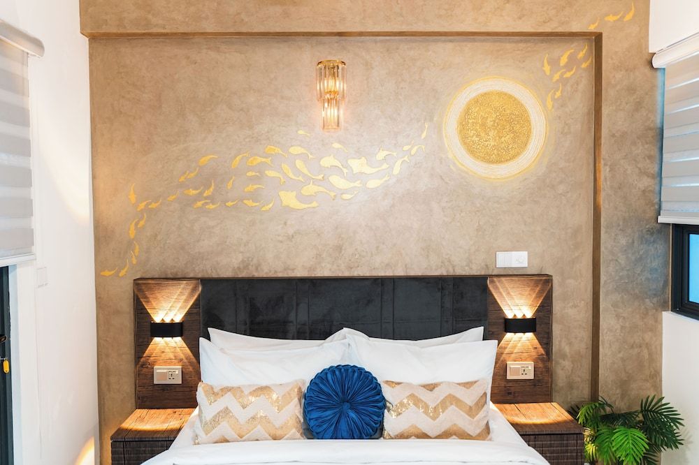 Aina Residency Beachfront Hotel Superior Apartment, Ocean View 4