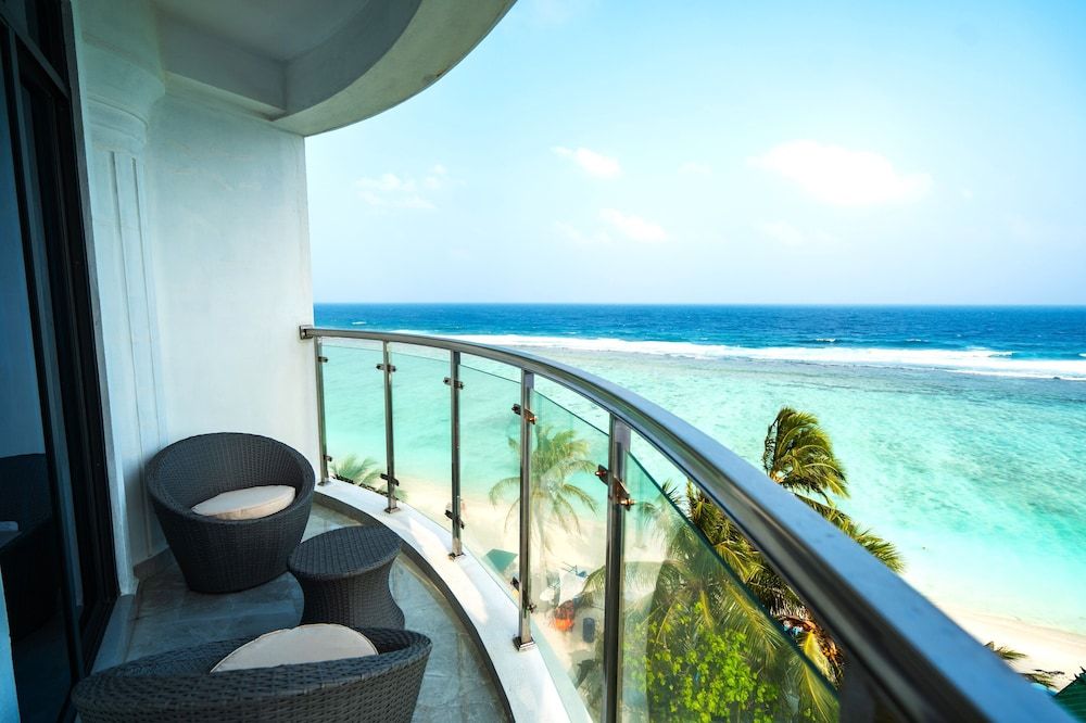 Aina Residency Beachfront Hotel Deluxe Apartment, Ocean View 14