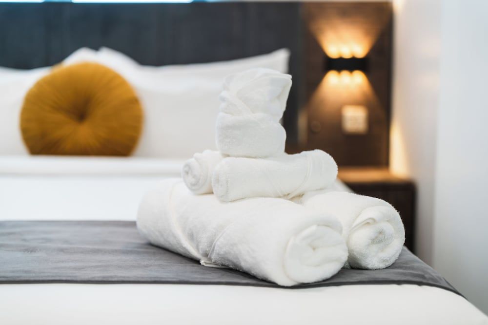 Aina Residency Beachfront Hotel Deluxe Apartment, City View 9