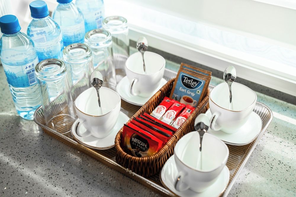 Aina Residency Beachfront Hotel Deluxe Apartment, City View 2