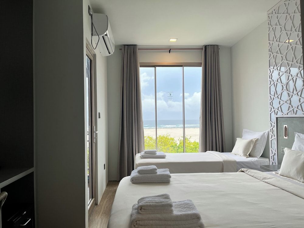 Avyanna Gulhi Beach Family Triple Room, Sea View 8