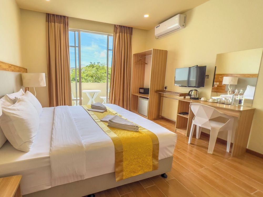 Rehendhi Villa Deluxe Double or Twin Room, Balcony, City View
