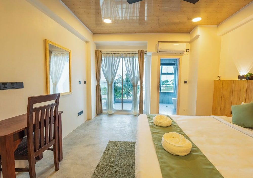 Blissview Maldives Deluxe Double Room, Sea View 2