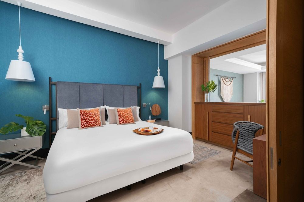 One-Bedroom Suite King