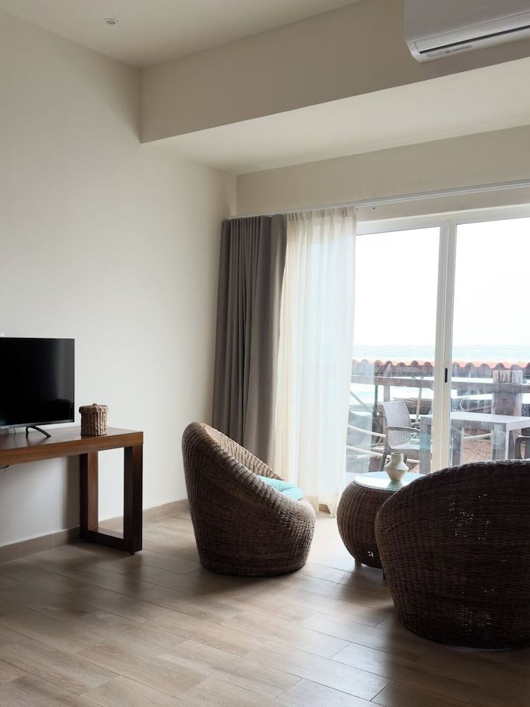 La Palma Beachfront - Self Check In Junior Double Room, Balcony 4