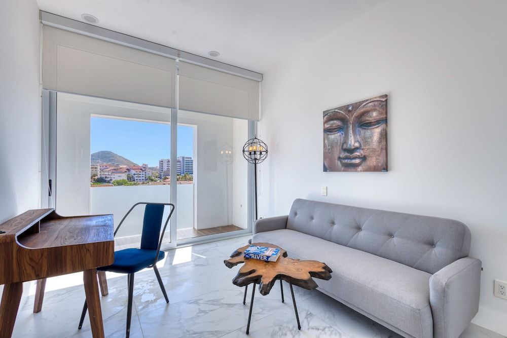 Superior Apartment, 3 Bedrooms, Hot Tub, City View