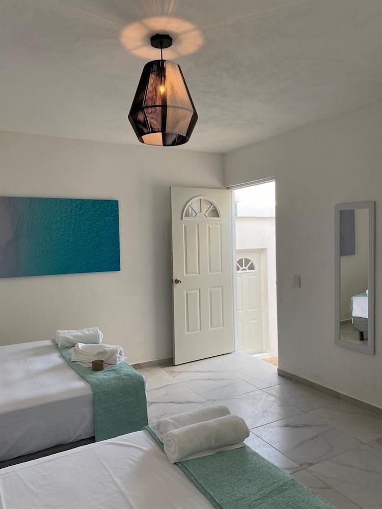 Casa Colibrí El Cuyo Family Room 6