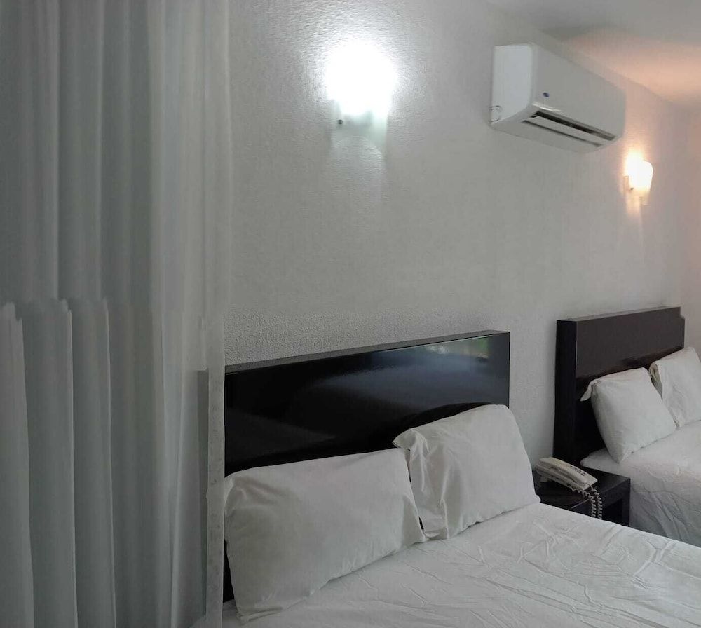 HOTEL PUNTA GALERIA Basic Double Room 25