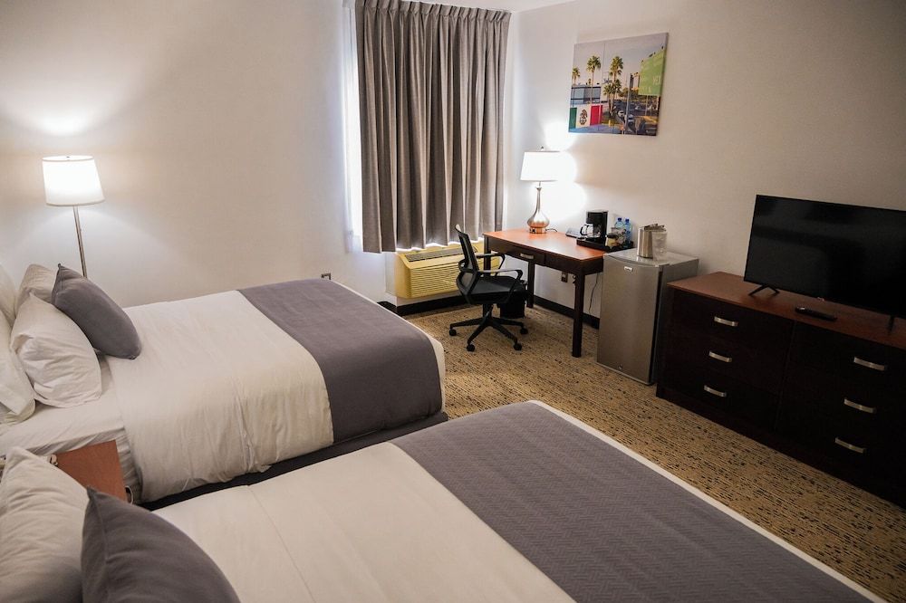 La Quinta by Wyndham Reynosa Room, 2 Queen Beds, Non Smoking 7