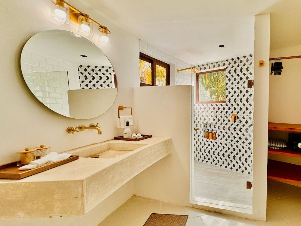 Azulea Bacalar Hotel & Spa - Lagoon Front Premier Suite, 1 King Bed, Balcony, Lake View 9